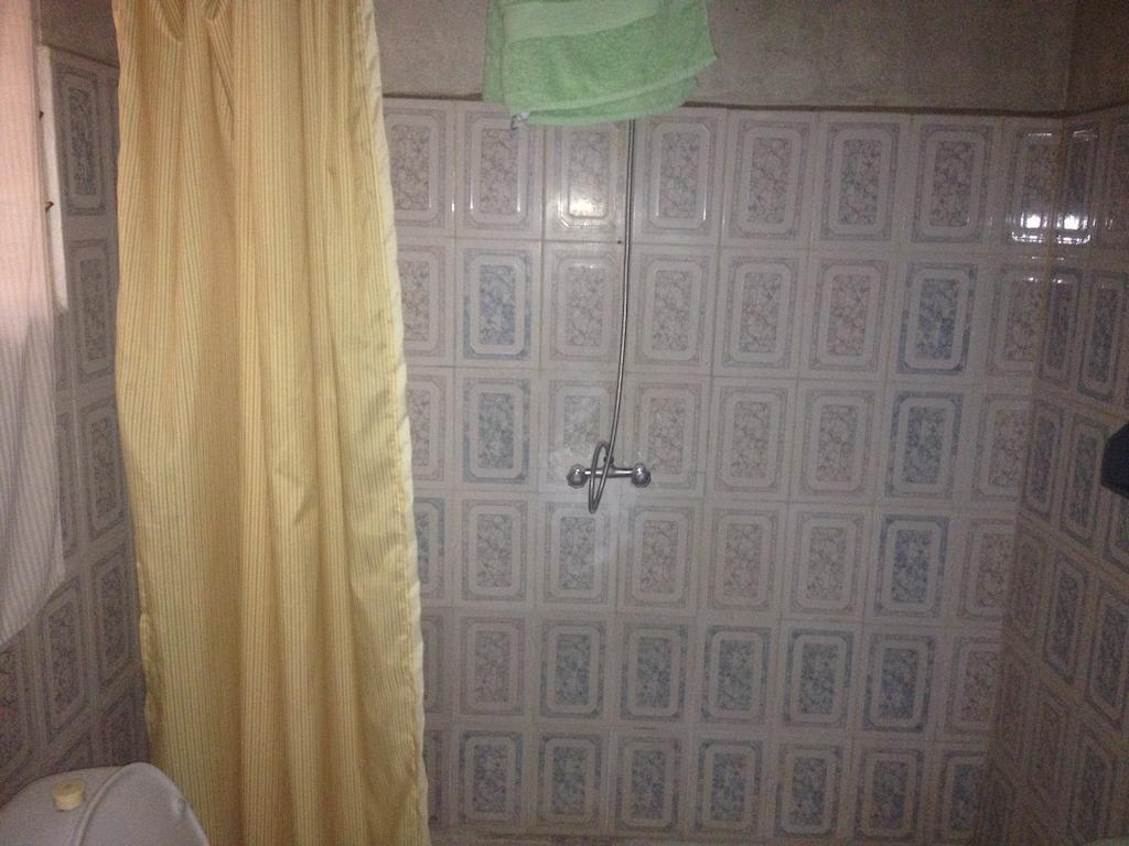 Leybato Beach Hotel Fajara Chambre photo