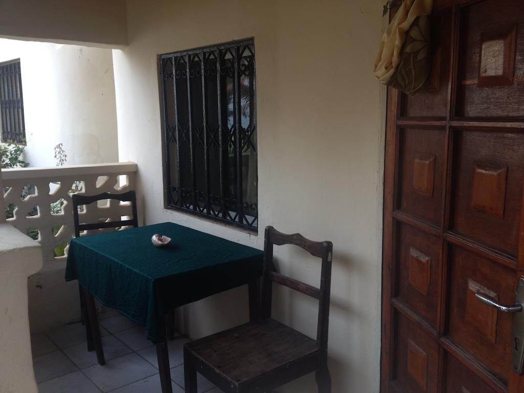 Leybato Beach Hotel Fajara Extérieur photo