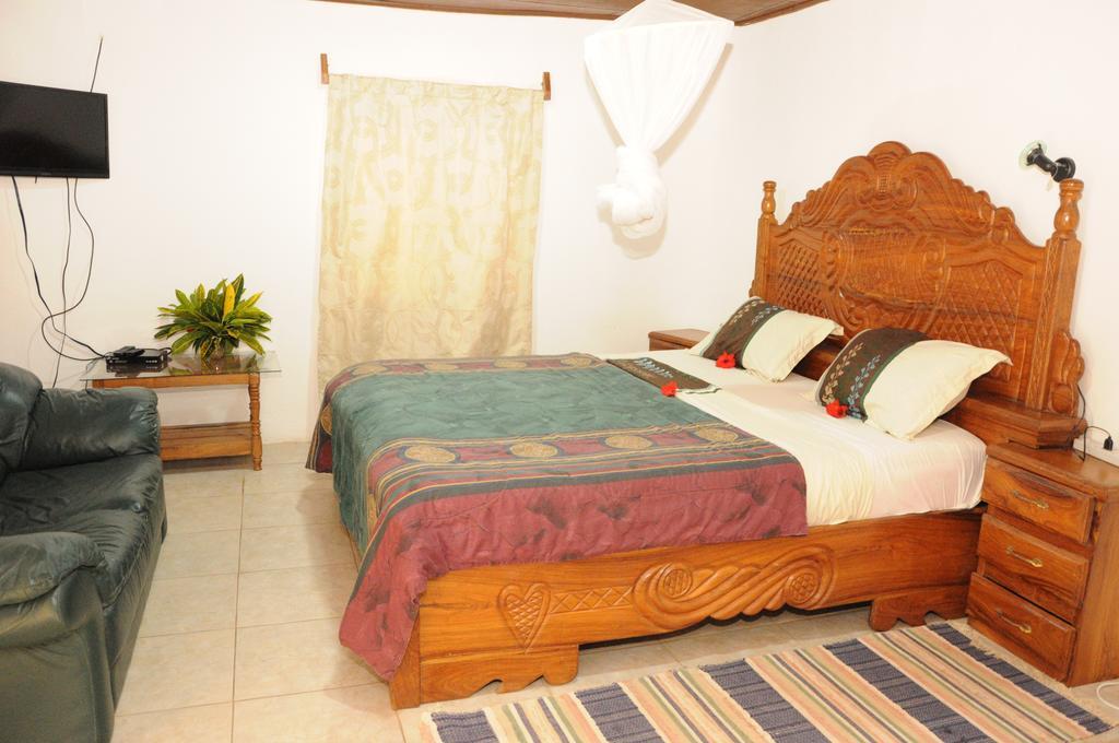 Leybato Beach Hotel Fajara Extérieur photo