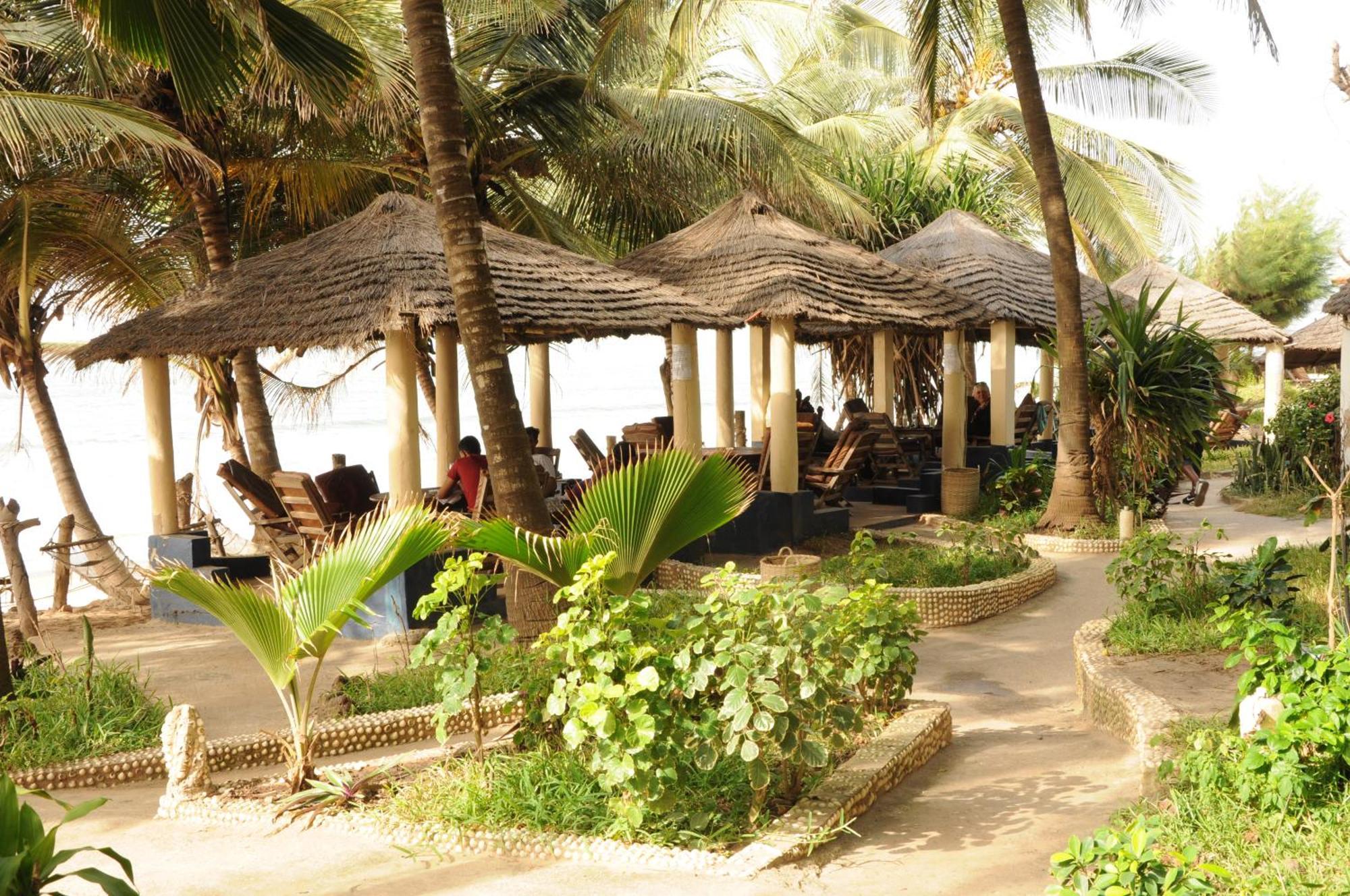 Leybato Beach Hotel Fajara Extérieur photo