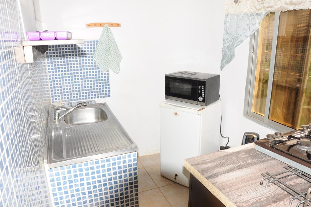 Leybato Beach Hotel Fajara Extérieur photo